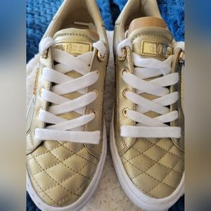 Guess Women's Shoes! Size 6!